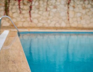 Piscinas Lara explica cómo recuperar el agua de la piscina después de las tormentas